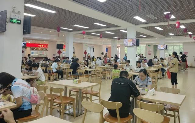网红博主连吃3顿梧州河粉，感叹了11次“薄”！