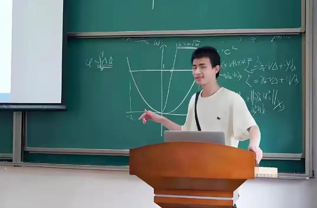 吃相过于难看！韦东奕注册账号仅5天，恶心一幕发生了，官媒曝光