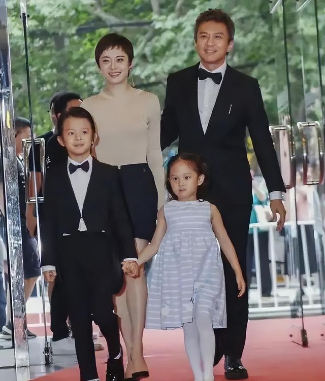 被传“全家
移民”5天后，孙俪发长文亮相！郭德纲的话得到
了应验