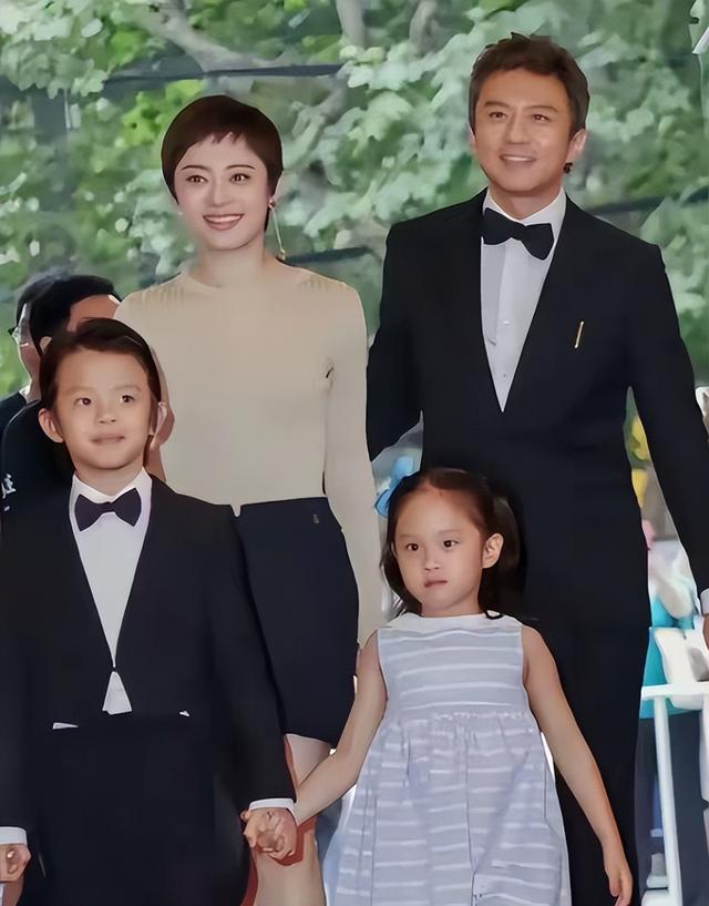 被传“全家
移民”5天后，孙俪发长文亮相！郭德纲的话得到
了应验