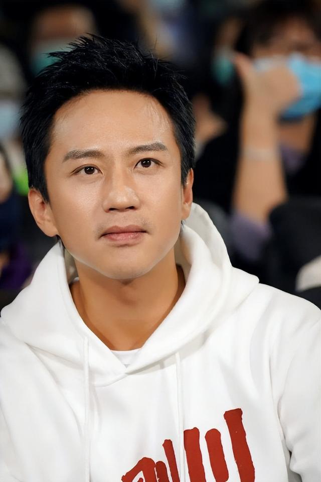 被传“全家
移民”5天后，孙俪发长文亮相！郭德纲的话得到
了应验