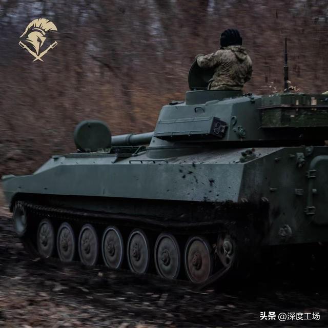 炸出蘑菇云了，惊天大爆炸，400乌军团体死亡，炸死一片德法军官