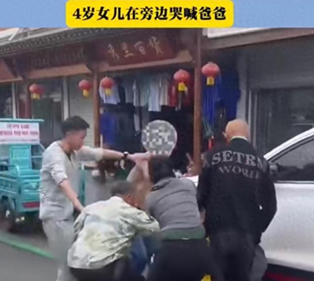 5人围殴旅客
后续：打人老板“底裤”被扒，同行曝内幕，官方出手