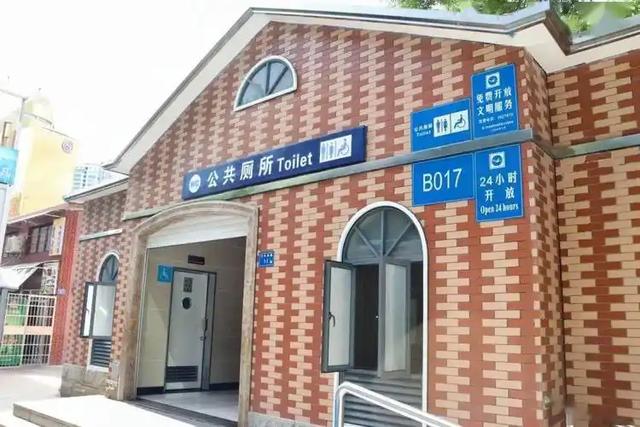 5人围殴旅客
后续：打人老板“底裤”被扒，同行曝内幕，官方出手