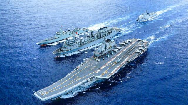 中国双航母出兵关岛，战役
群排水量35万吨，美军从未见识过这局面