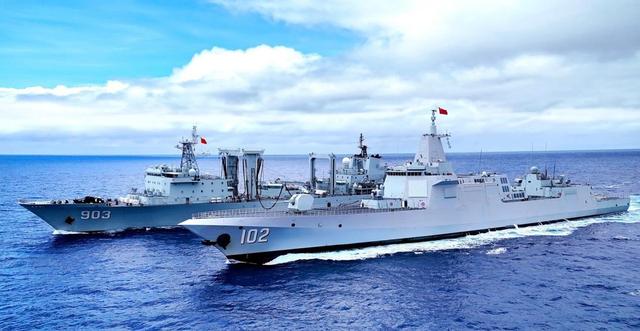 中国双航母出兵关岛，战役
群排水量35万吨，美军从未见识过这局面