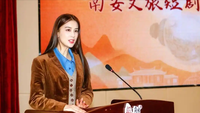 这一次，发急下一段婚姻的黄圣依，毕竟
没给杨子留“一丝体面”！
