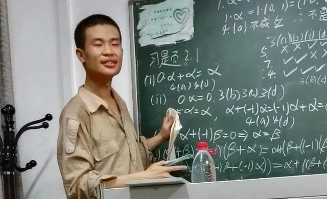 吃相太丢脸！韦东奕注册账户才5天，恶心的一幕发生了，官媒发声