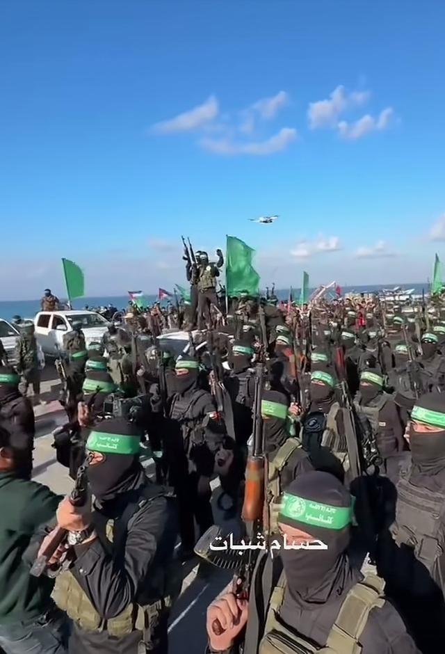 以军从地洞拖出辛瓦尔，哈马斯士气全面崩溃？