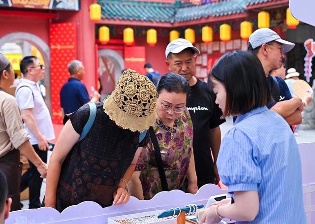 2025中非经贸展览会 “味道湖南” 美食市集
开启，上演舌尖上的文化碰撞！