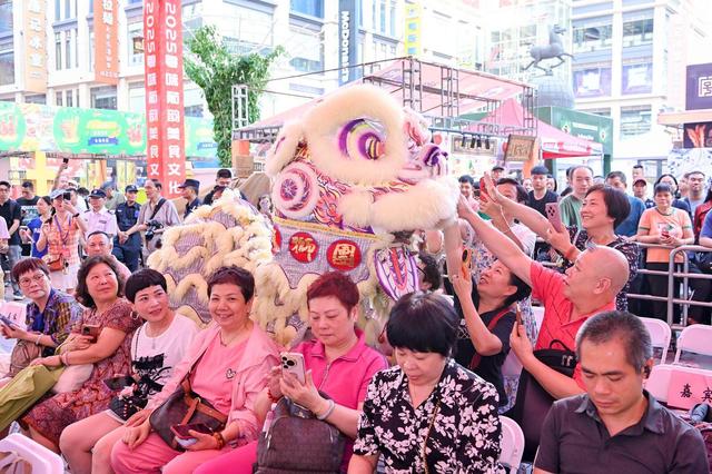 “粤味葡韵”美食文化嘉年华喷鼻
溢广州高低
九，200万元消耗券等你来领