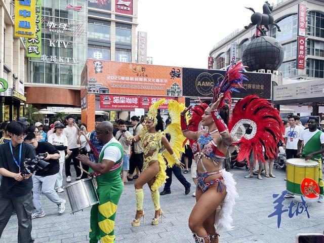 “粤味葡韵”美食文化嘉年华喷鼻
溢广州高低
九，200万元消耗券等你来领