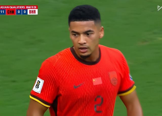 93分钟点杀！国足1-0告别世初赛：王钰栋脱衣狂奔，5万人庆祝