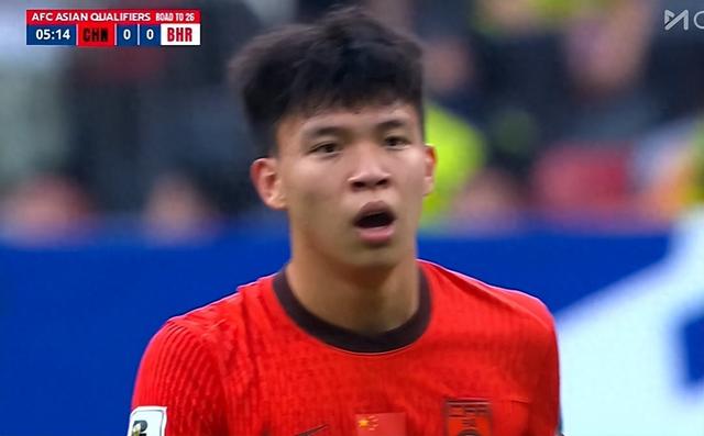 93分钟点杀！国足1-0告别世初赛：王钰栋脱衣狂奔，5万人庆祝