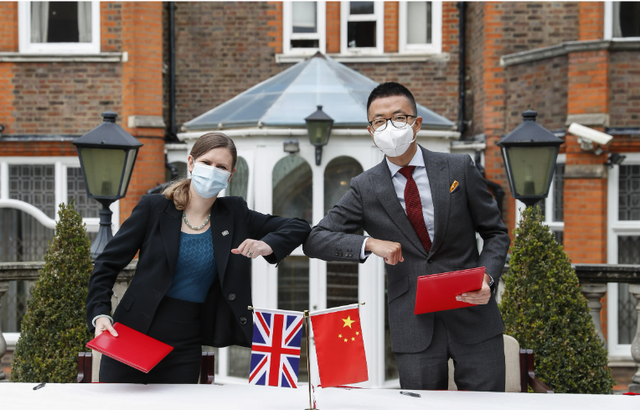 中方专机抵英，美不许中方在伦敦建馆，不到24小时，英方对美承诺