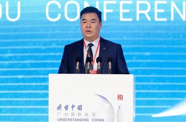 卷走200亿，干倒8000名富豪，“广东第一平易近
企”竟是惊天圈套
？