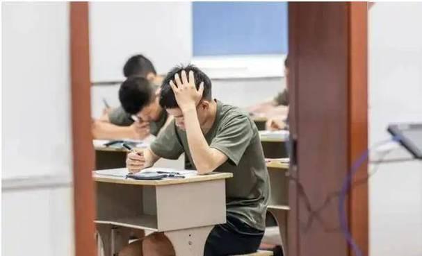 女生高考迟到1分钟被拒！知恋人曝缘故原由，女生是清北班，家住对面