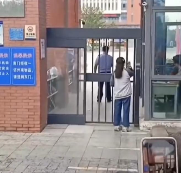 女生高考迟到1分钟遭拒！知恋人曝光，考生是清北班，住科场对面
