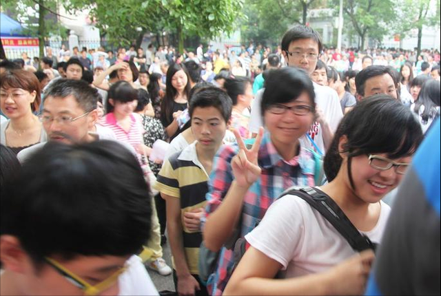 高考刚竣事，社会就出现三年夜
“反常”征象，前两个令人感到担忧！