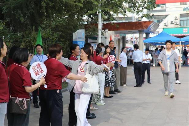 高考刚竣事，社会就出现三年夜
“反常”征象，前两个令人感到担忧！