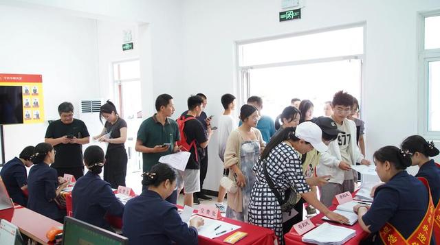 高考刚竣事，社会就出现三年夜
“反常”征象，前两个令人感到担忧！