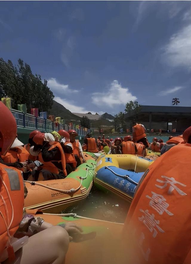 人已找到！女子漂流遭男子射瞎：聊天纪录流出，景区做法太气人