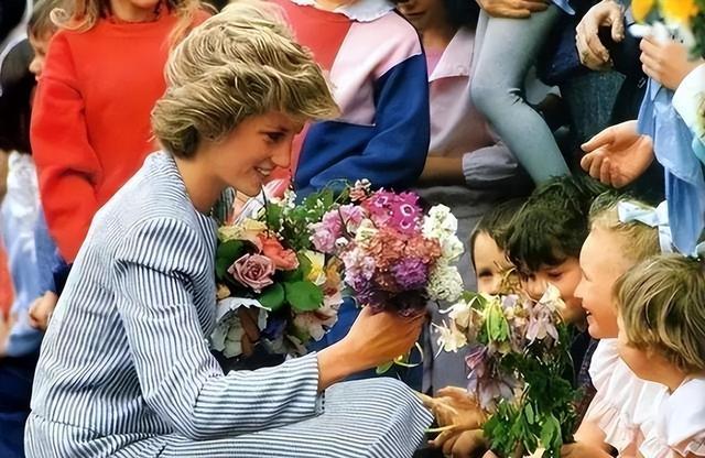 英国80岁白叟
临终前爆料：戴安娜王妃并非车祸离世，实在早有预谋