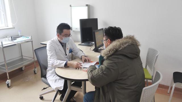 20岁男子胰腺炎逝世
，大夫叹息：把3样当饭吃，胰腺再好也扛不住