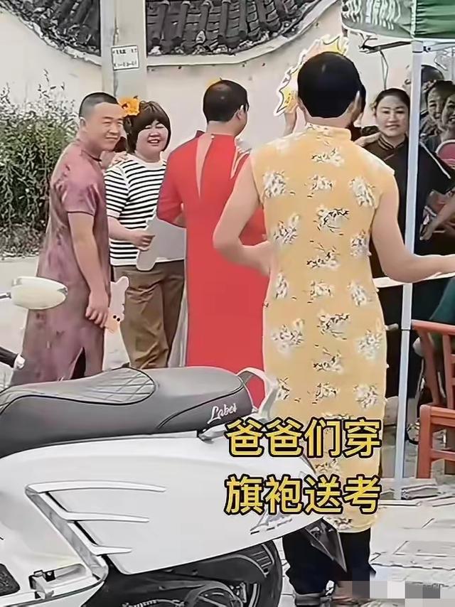 高考后挑行李回家的女孩火了！国平易近

日报转发，打脸了多少旗袍鲜花