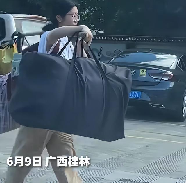将来可期！广西女生高考完独自挑行李回家后续：获公正
易近


日报点赞