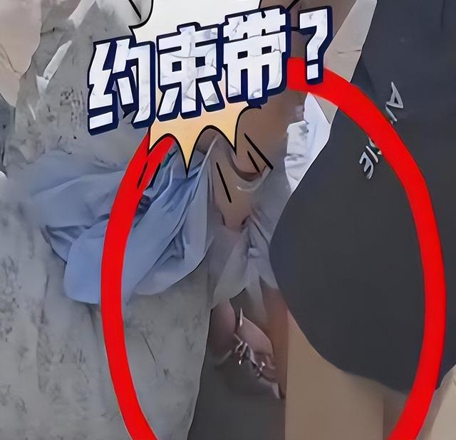 白叟
用手铐铐住小孩最新！双方已和解
，网友质疑：老头能量太年夜

