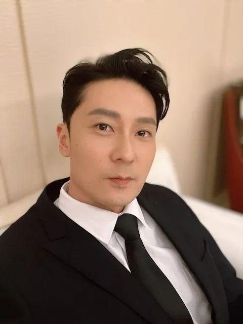 47岁TVB男演员姚亦澧长沙陌头摆摊卖咖啡，曾出演《使徒行者》《刑侦12》