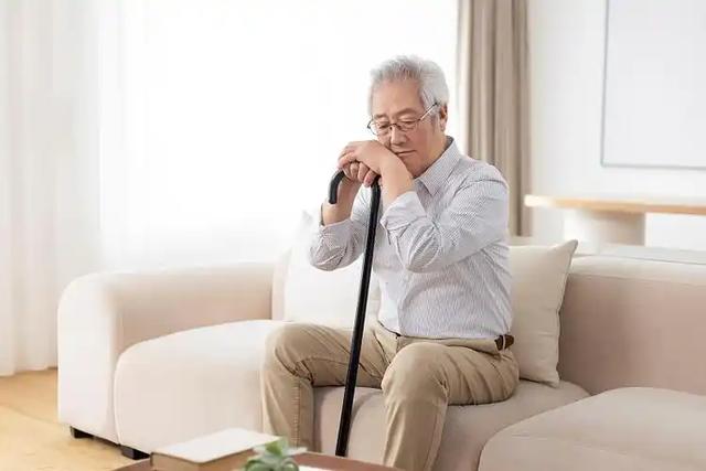 气温升高，医生提醒
糖尿病患者：宁可夙兴
跑步，也不要有4个恶习