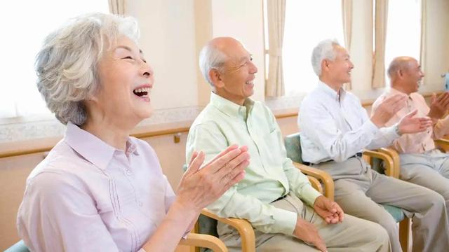 气温升高，医生提醒
糖尿病患者：宁可夙兴
跑步，也不要有4个恶习