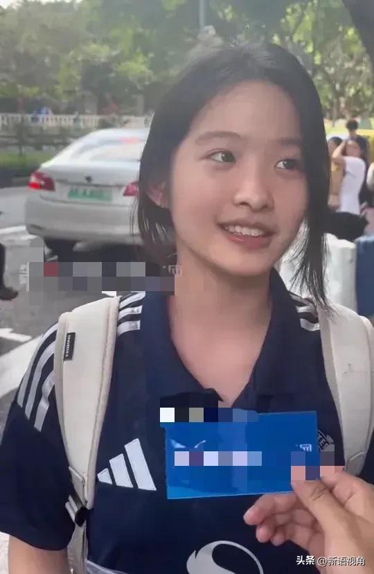 “扁担女孩”后续：怙恃
是农夫 学习
一般
，班主任一句话被指情商低