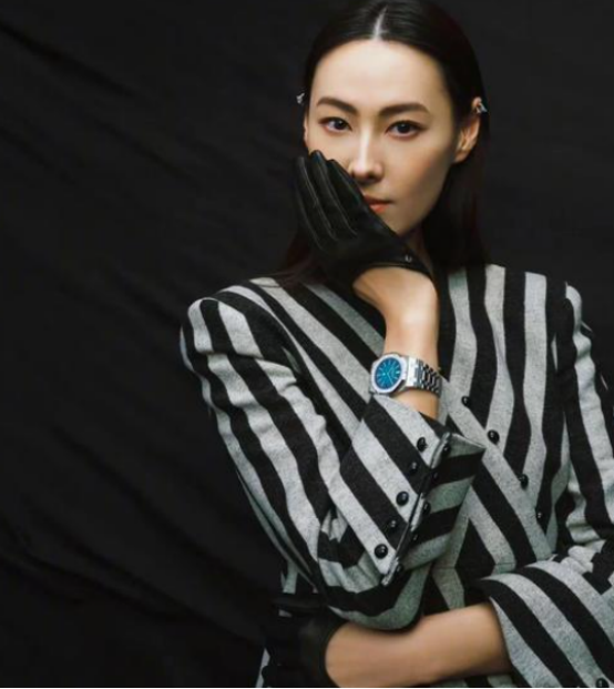 此次
，高调官宣新恋情的梁洛施，终究没给凉薄的李泽楷留一丝面子