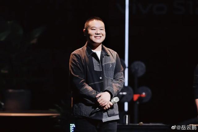 岳云鹏演唱会票价最高1580元，被批“比凤凰传奇还贵”，本人深夜发文回应：若干
次梦到现场没人看，会拿出最好状态