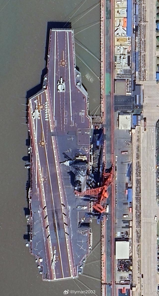 36停机位喷涂完毕，舰岛被脚手架覆盖，福建舰大概没有第9次海试