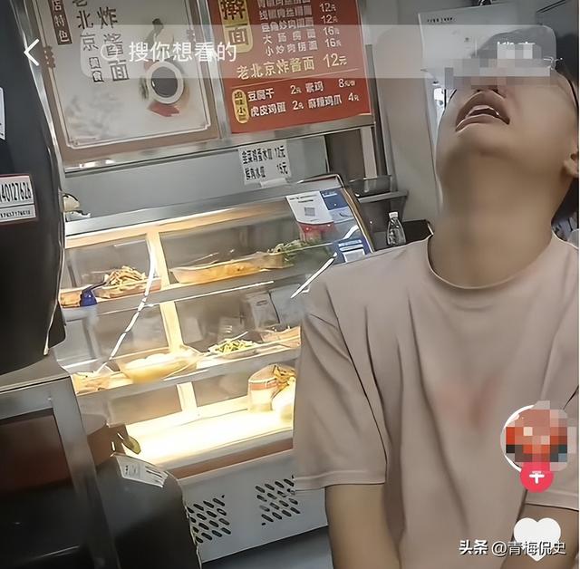 央媒转发！高考后挑行李回家女孩：老师回应家境
，不知打脸多少
人