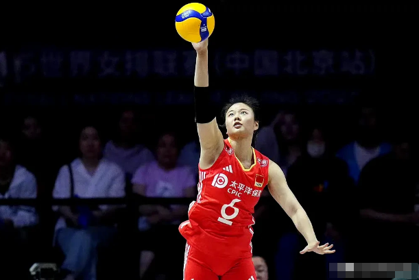 中国女排遭重创！队长龚翔宇出走美国，名记曝将不再为国出战奥运