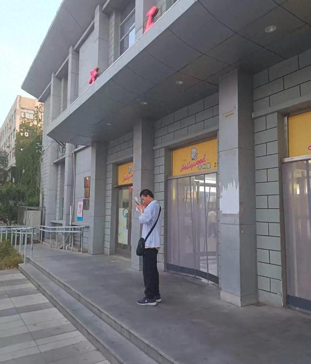 韦东奕幼儿园照片曝光，从小就与众差异，衣着整洁被父母养的很好