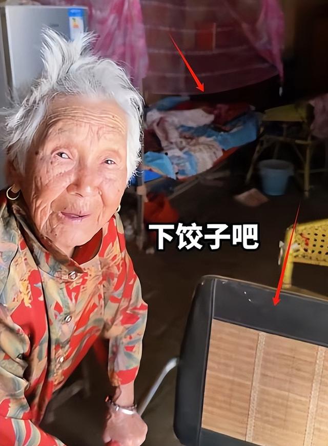 河南驻村书记每天免费“蹭饭”，国平易近

日报点名，村平易近
却抢着宴客