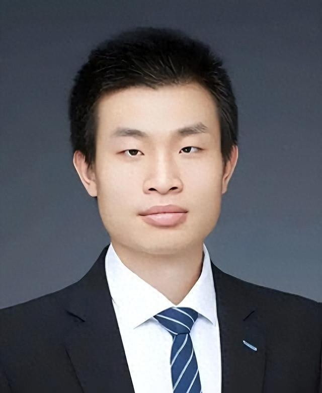 难怪韦神的职称上不去，看看他前面的人是谁就知道了！