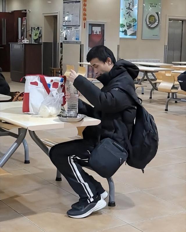 难怪韦神的职称上不去，看看他前面的人是谁就知道了！