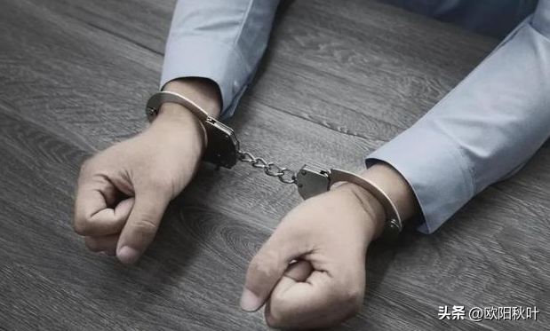 突发！深圳河流惊现大年夜

批
现金，路人捡走几十万，警方参与原因曝光