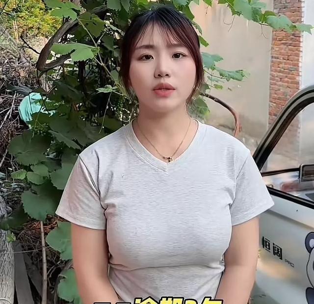 29岁女业主维权，身材火爆劳绩16W粉丝，网友请求
其丈夫不许碰她