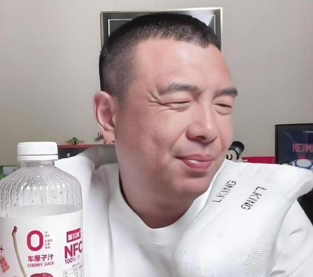 再降薪就没人踢了！前国脚暴怒发声：国足已经降到日韩的三分之一