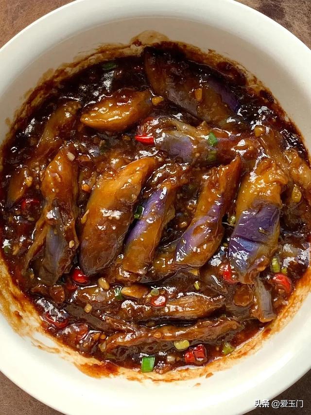 酱喷鼻
风味家常菜，6种做法，喷鼻
嫩可口
，酱喷鼻
浓厚，酱汁拌饭都过瘾