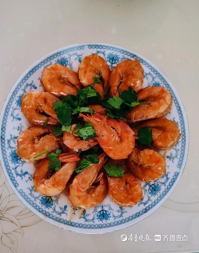 壹粉食堂|招招鲜！油焖大虾出锅啦，光彩
红亮味道纯洁
浓厚超好吃