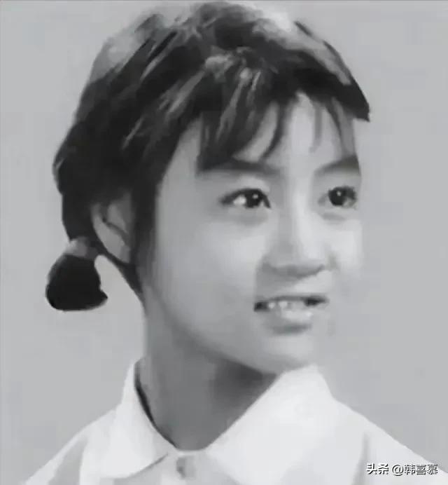 于魁智李胜素喝酒照曝光，疑贬低内地不雅观

众，他妻儿双全，她还单身
